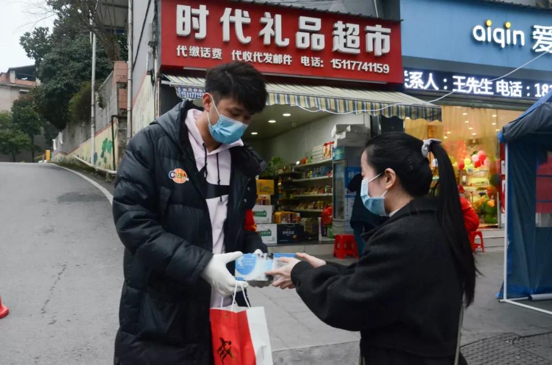 思南vs碧江篮球直播视频，一场铜仁兄弟的球场之争，到底该怎么看？